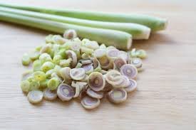 Dried Lemongrass Slices ស្លឹកស្លឹកគ្រៃស្ងួត